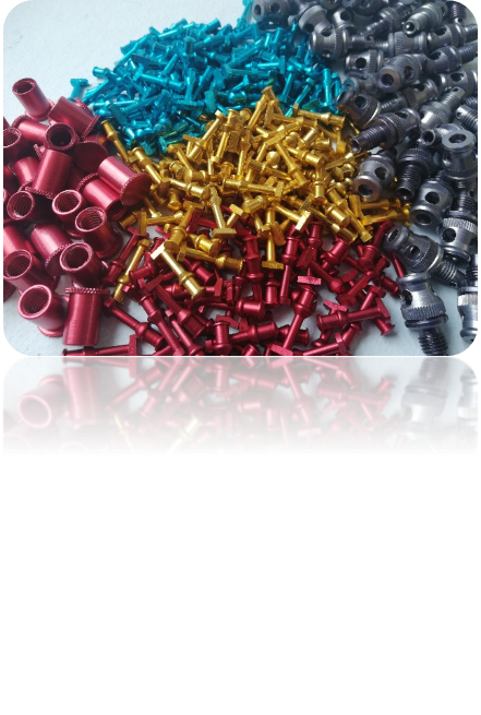 Piezas con acabado anodizado